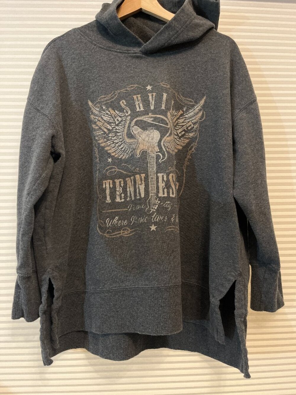 Maurices Nashville Tennessee Guitar Graphic Hoodie. Size XXL